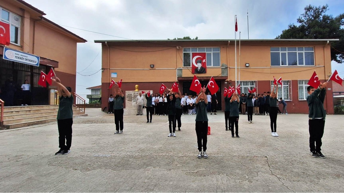 OKULUMUZDA GÖRKEMLİ 23 NİSAN COŞKUSU